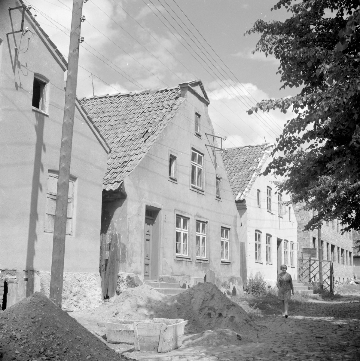 dom - elewacja frontowa, skan 1