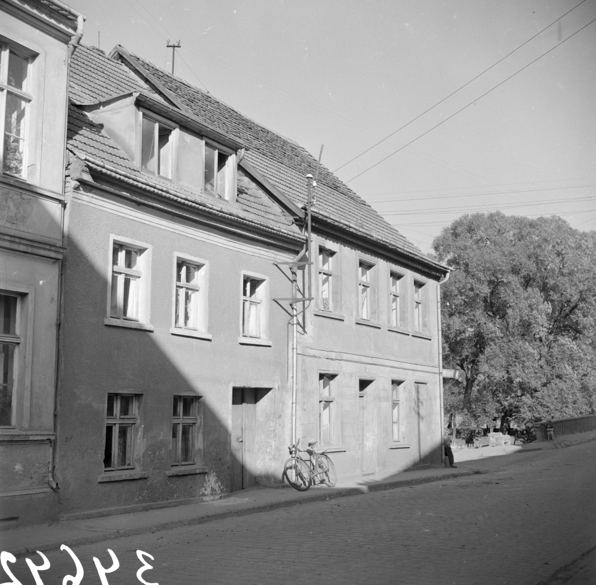dom - elewacja frontowa, skan 1