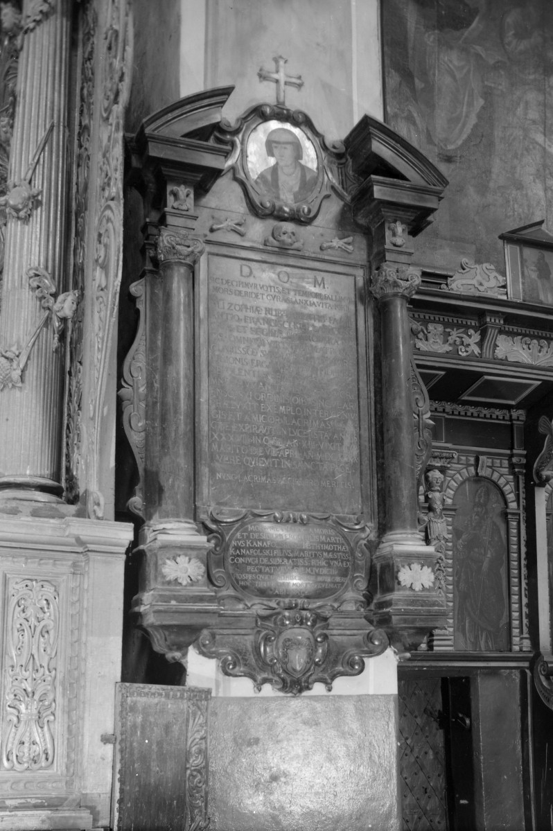 Bazylika kolegiacka Świętej Trójcy - nagrobek / epitafium, skan 1
