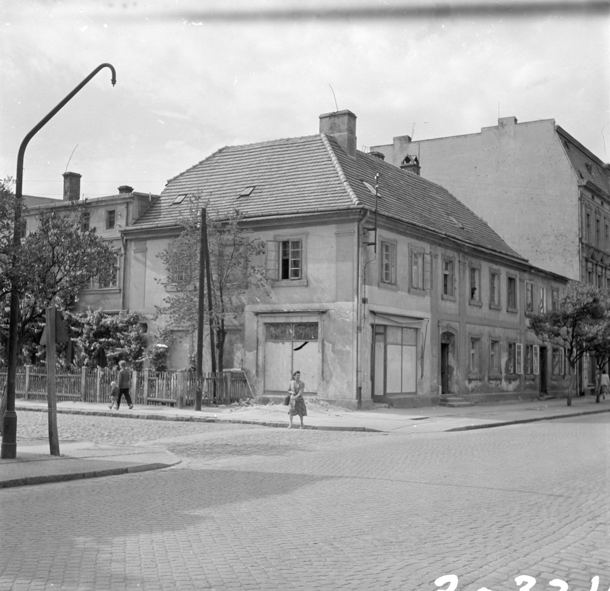 kamienica dawna ulica Armii Czerwonej 18 - elewacja, skan 1