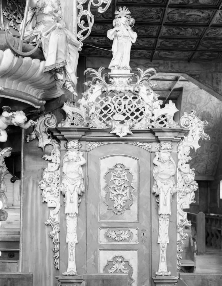 kościół Pokoju im. Trójcy Świętej - wnętrze, wejście na ambonę, drzwiczki, skan 1