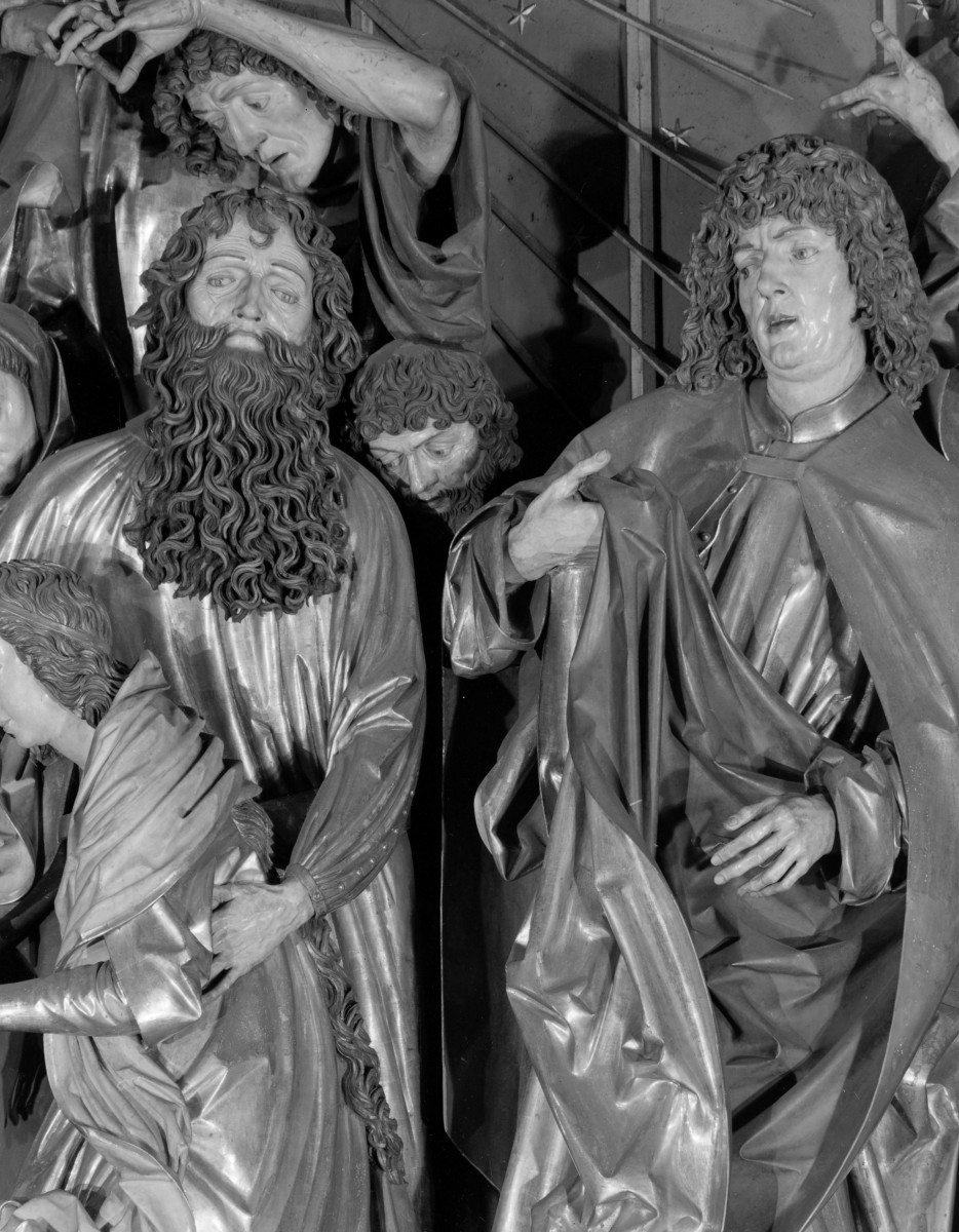 Kościół Mariacki pw. Wniebowzięcia Najświętszej Marii Panny - ołtarz Wita Stwosza, część środkowa Zaśnięcie Matki Boskiej, apostołowie Jakub i Jan, skan 1