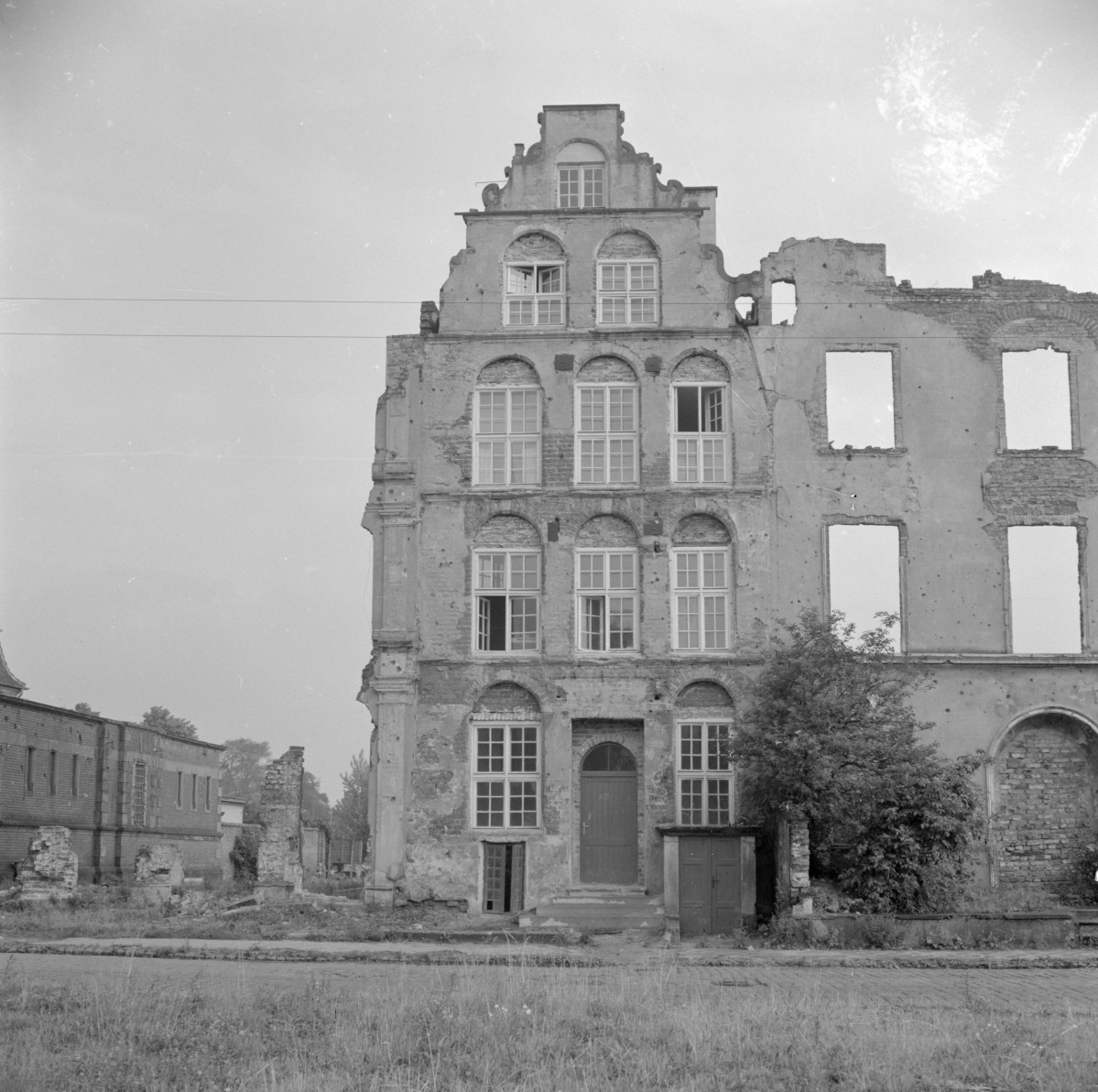 kamienica ul. Linki 35 - elewacja frontowa, skan 1