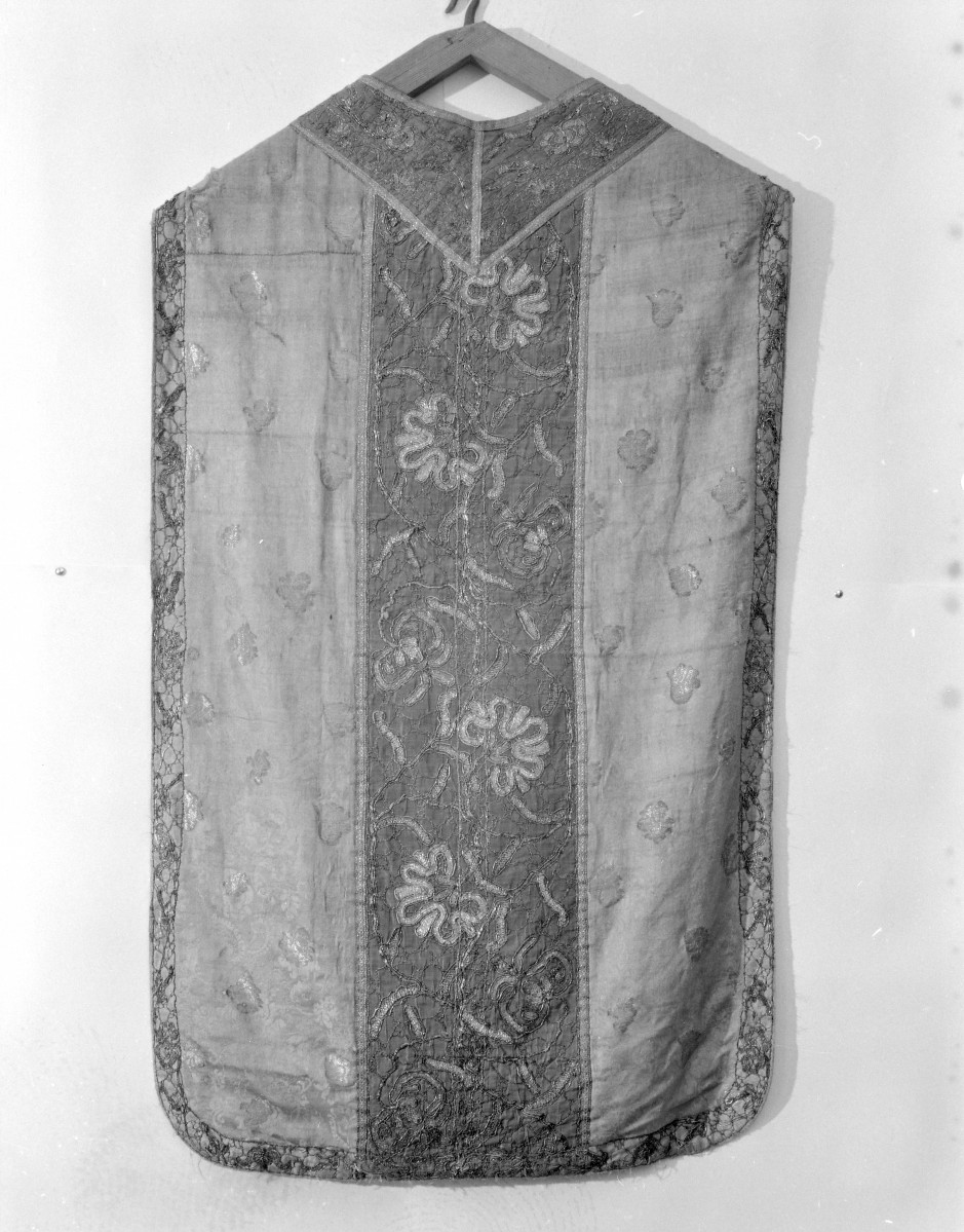 klasztor Benedyktynek - zbiory - ornat, skan 1