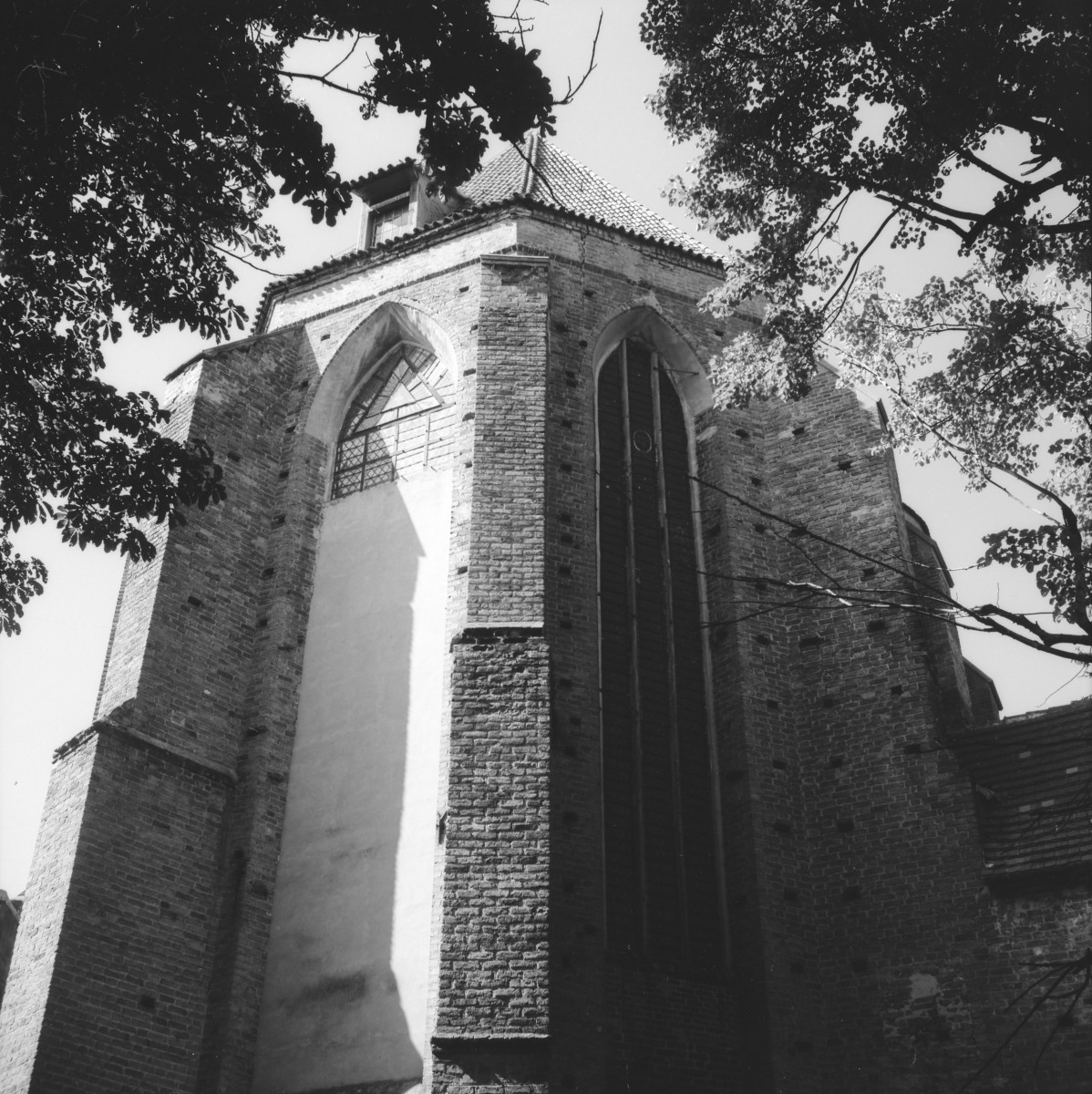 Zespół klasztorny Sióstr Miłosierdzia - kościół św. Jan Chrzciciela i św. Jana Ewangelisty - Prezbiterium,, skan 1