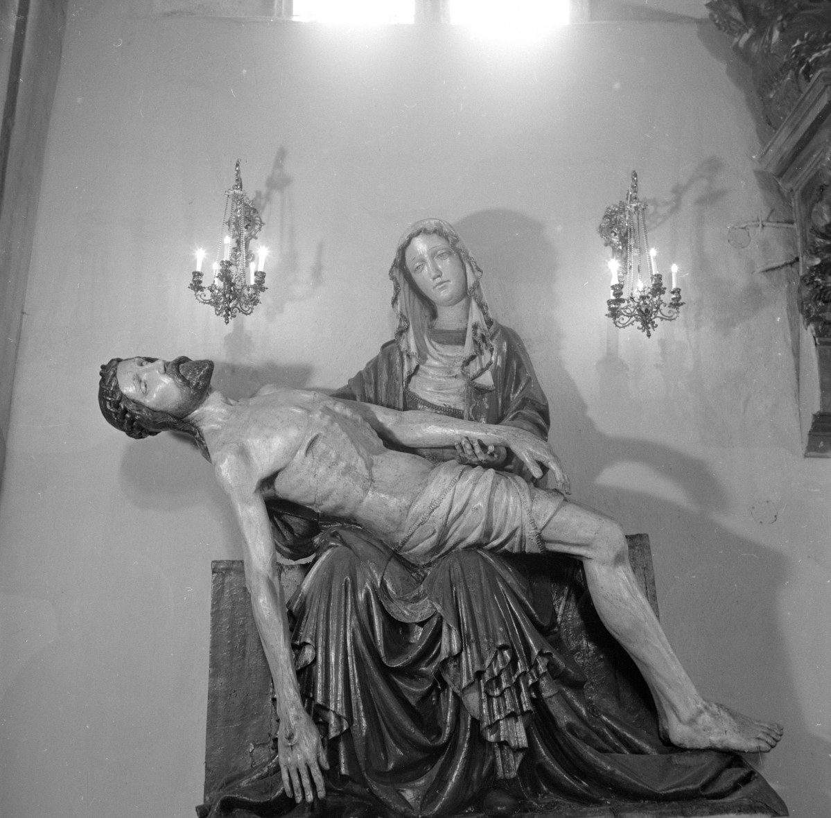 Katedra pw. św. Stanisława Biskupa i Męczennika i św. Wacława Męczennika - wnętrze: pieta, skan 1