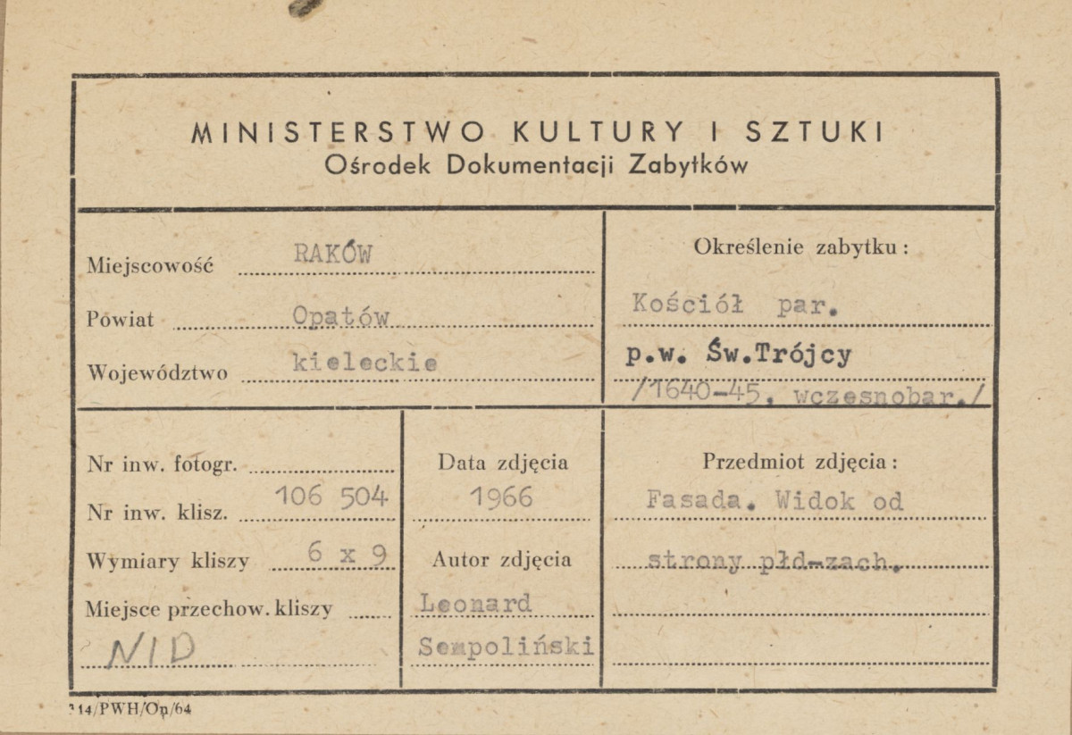 Kościół parafialny - widok na fasadę od strony płd. - wsch. - metryczka, skan 1