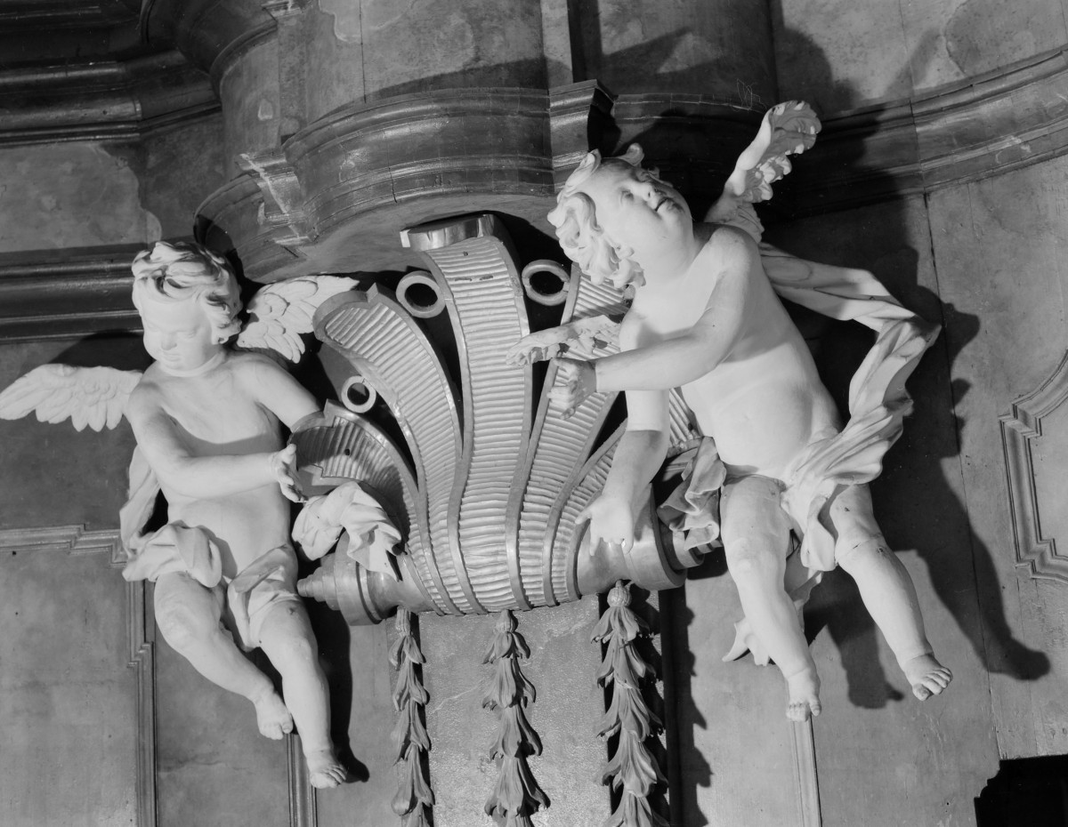 kościół, ob. parafialny pw. Wniebowzięcia Najświętszej Marii Panny - wnętrze: organy, fragment dekoracyjny, skan 1