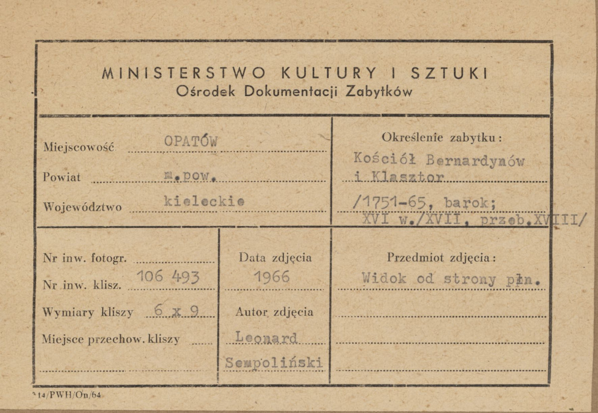 Zespół klasztorny - widok od strony płd. - zach. na kościół i budynki klasztorne - metryczka

 , skan 1