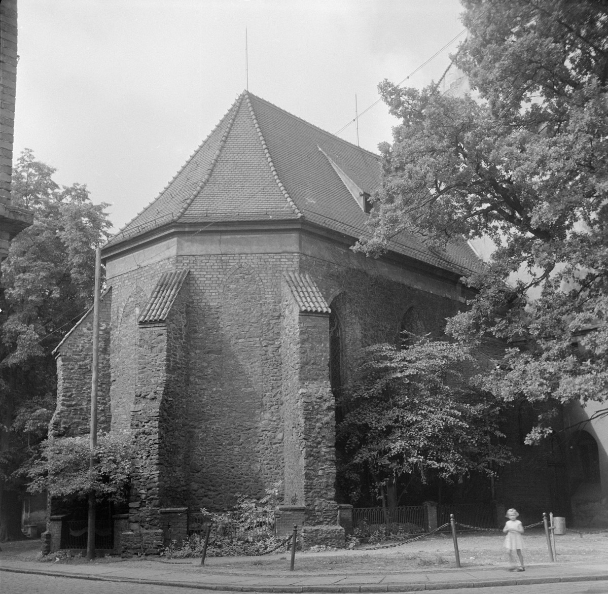 kościół ewangelicki pw. Chrystusa Zbawiciela - elewacja wschodnia, fragment, skan 1