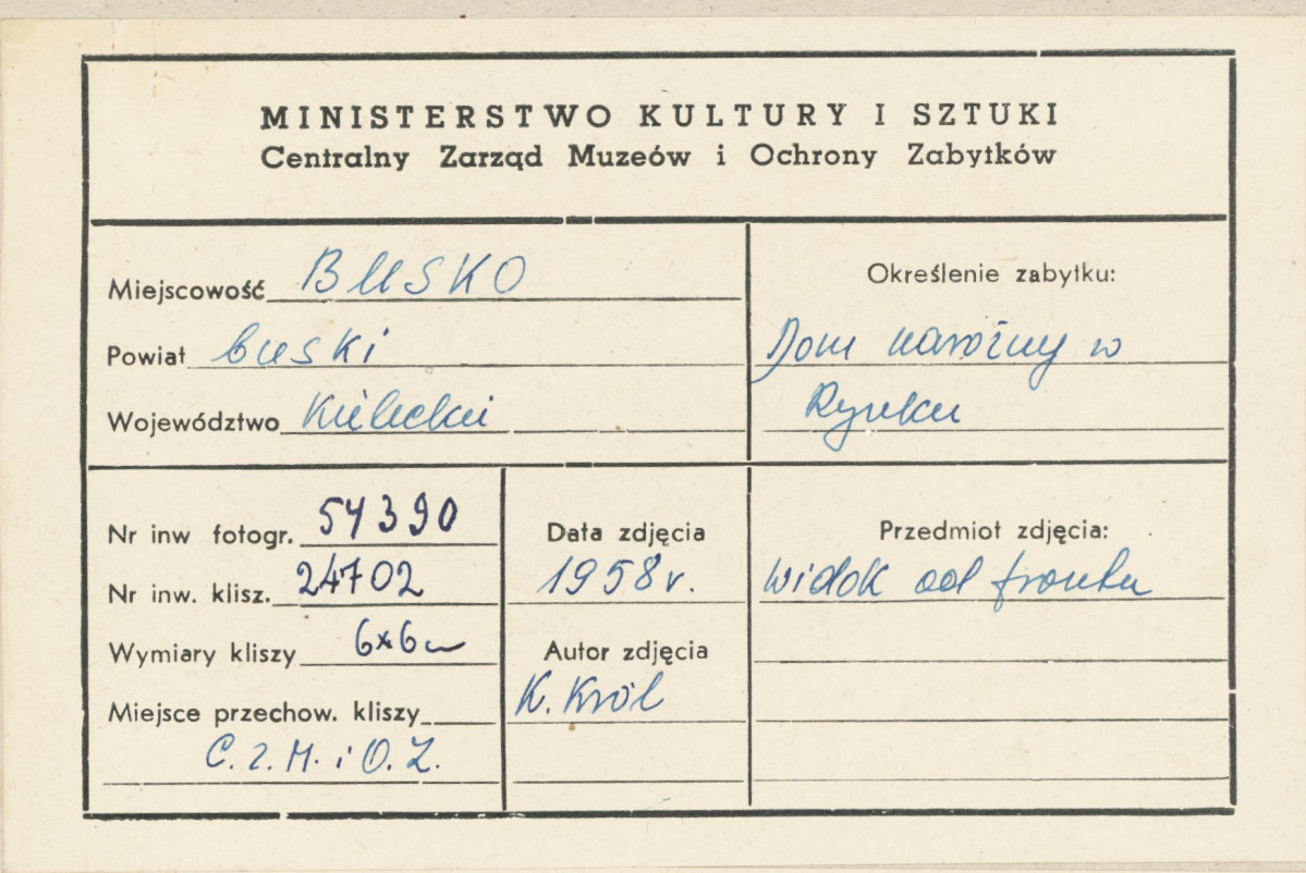 Dom narożny w rynku - widok ogólny - metryczka, skan 1