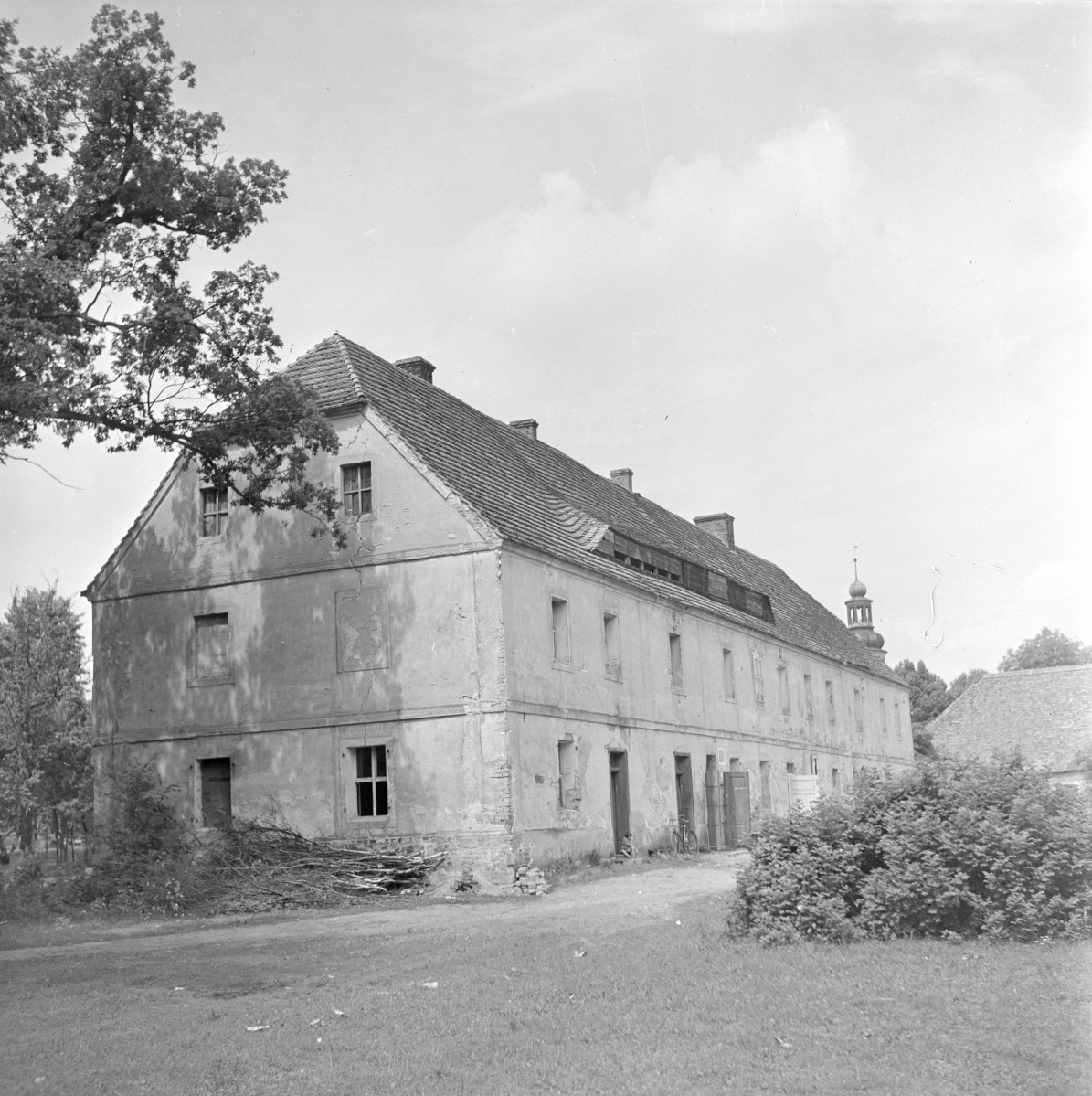 zabudowa gospodarcza - elewacja, skan 1