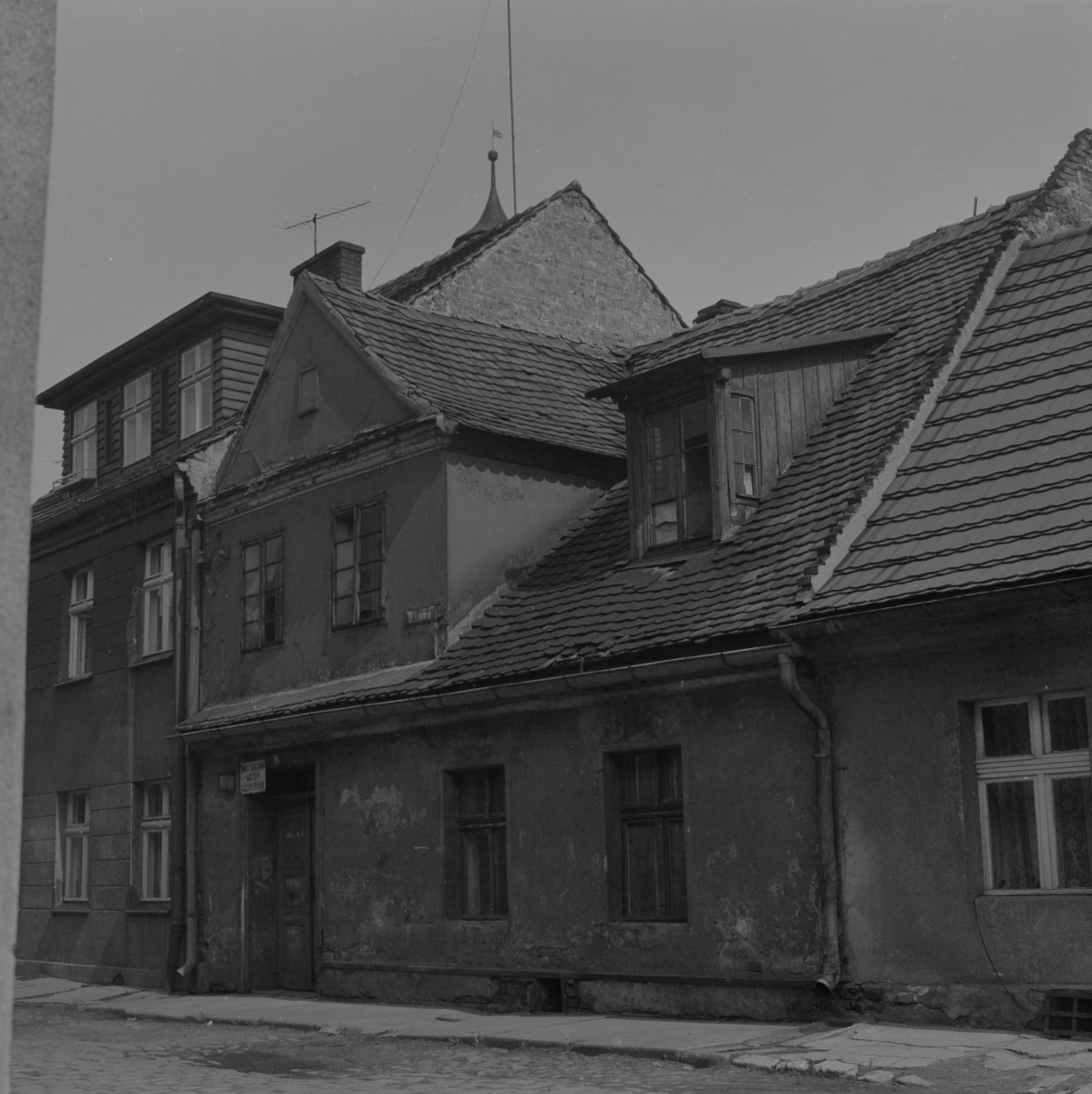 zabudowa ulicy Ligonia - fragment z domem mieszkalnym, skan 1