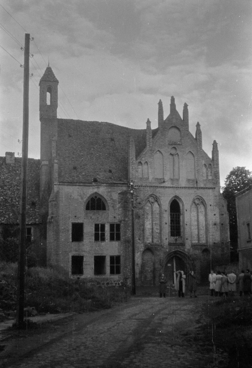klasztor Augustianów - kościół pw. Świętej Trójcy - elewacja frontowa, skan 1