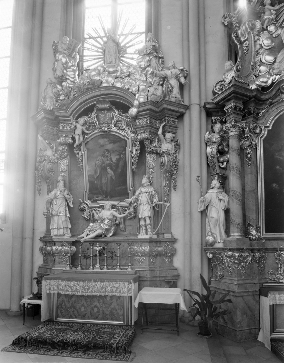 sanktuarium św. Jadwigi Śląskiej - kościół: kaplica św. Jadwigi -  boczny ołtarz Św. Józefa w kaplicy Św. Jadwigi, z obrazem F. Schefflera, skan 1