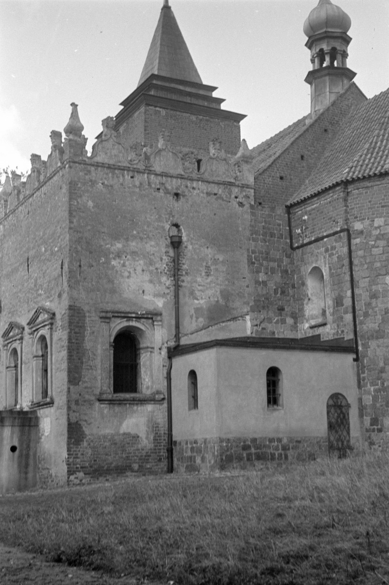 kościół - absyda, skan 1