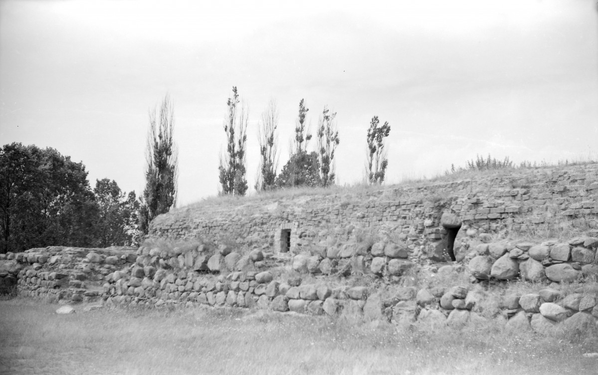 Fragment murów miejskich. , skan 1