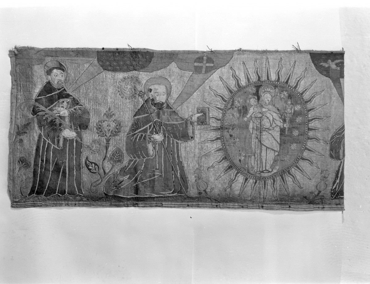 klasztor Benedyktynek - zbiory - antepedium - haft, skan 1