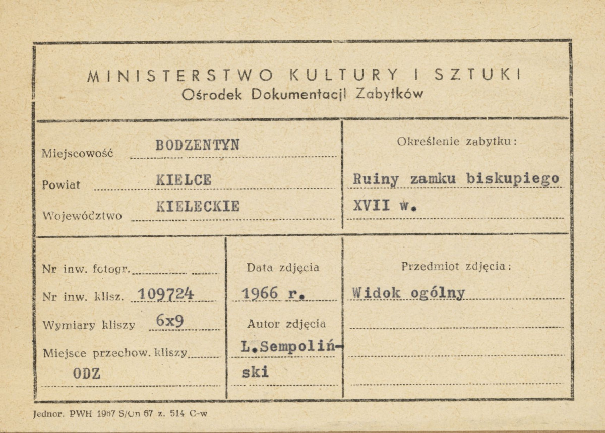 Ruiny zamku biskupów krakowskich - widok ogólny - metryczka, skan 1