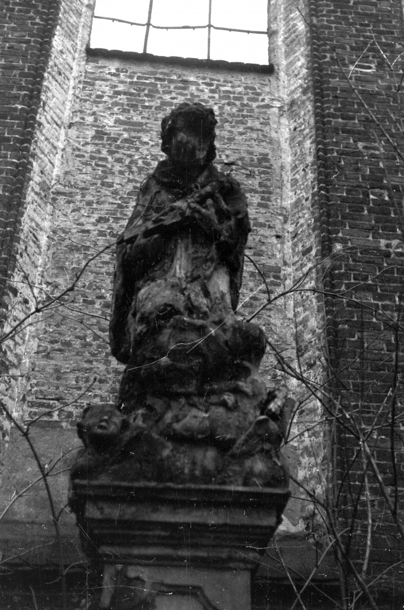 kościół pw. św. Mikołaja - dawna świątynia - figura św. Jana Nepomucena, skan 1