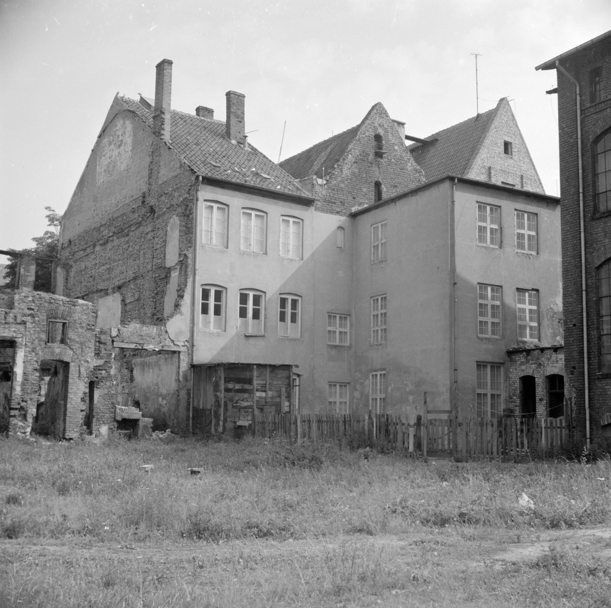 kamienica, ob. muzeum - elewacja tylna, skan 1