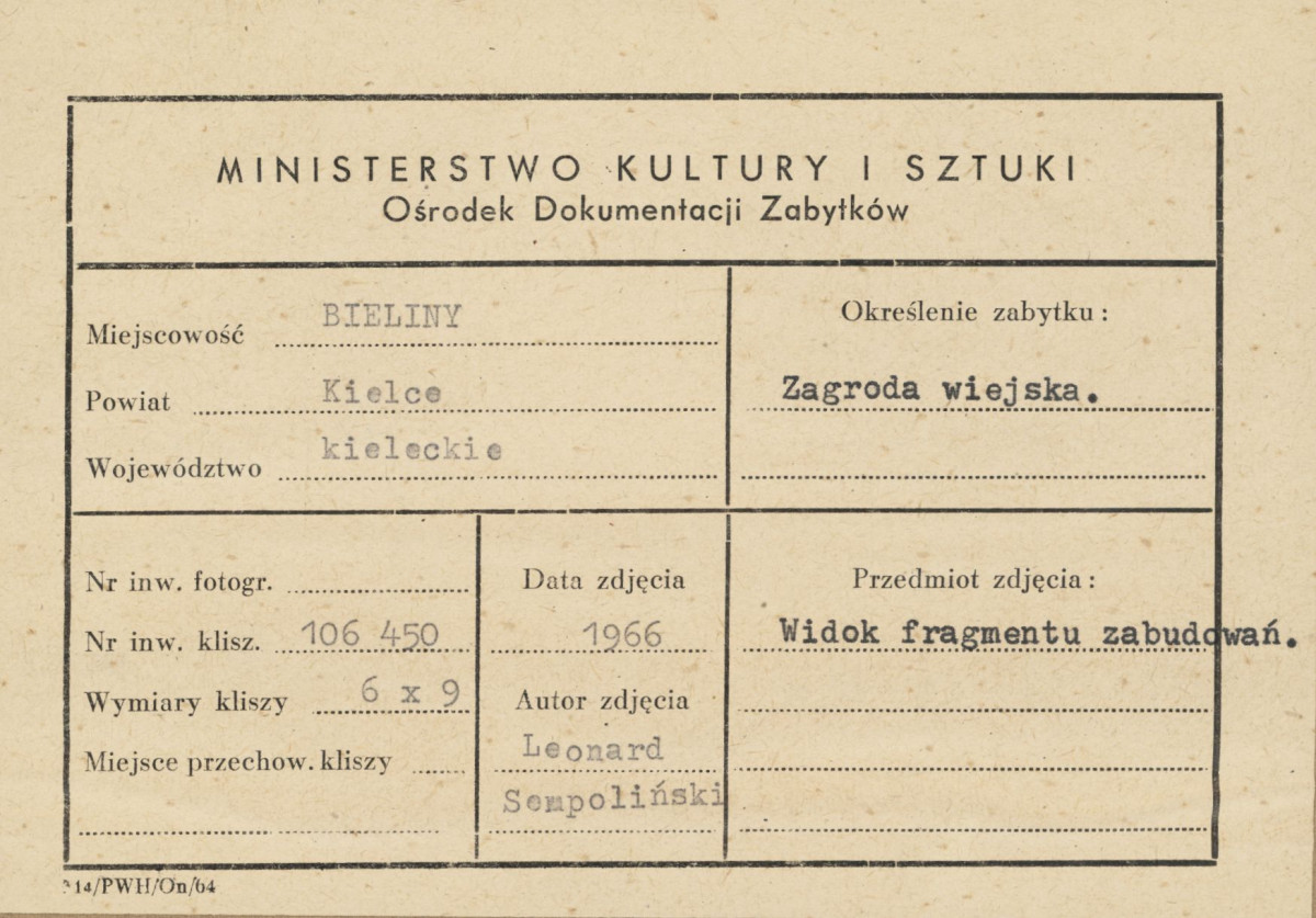 Zagroda wiejska - widok zabudowań - metryczka, skan 1