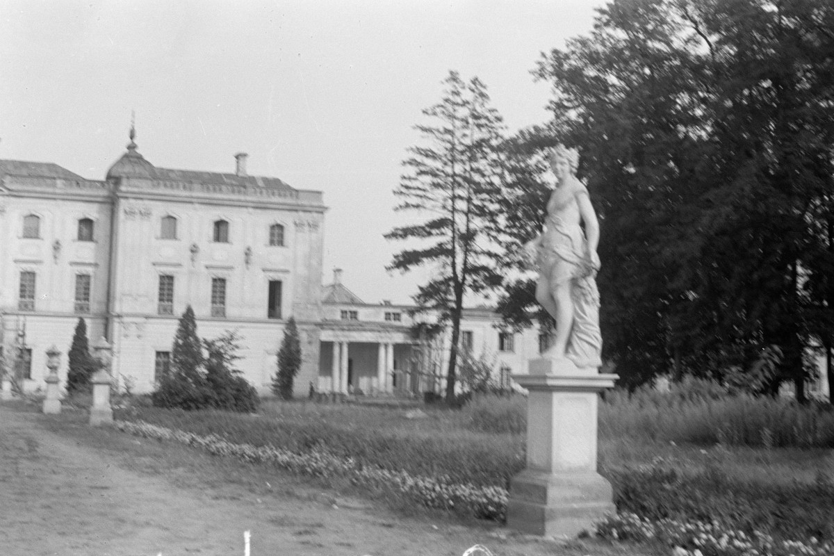 pałac Branickich - elewacja południowo-zachodnia fragment, skan 1
