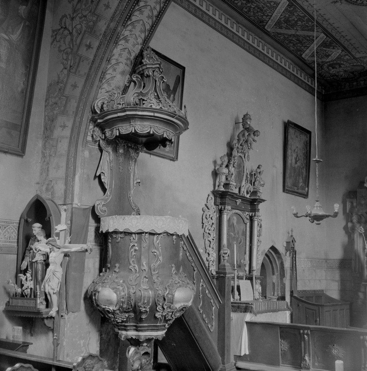 Kościół parafialny pw. św. Anny - wnętrze: ambona, skan 1