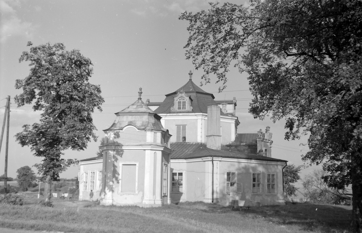 pałac - widok od zachodu, skan 1