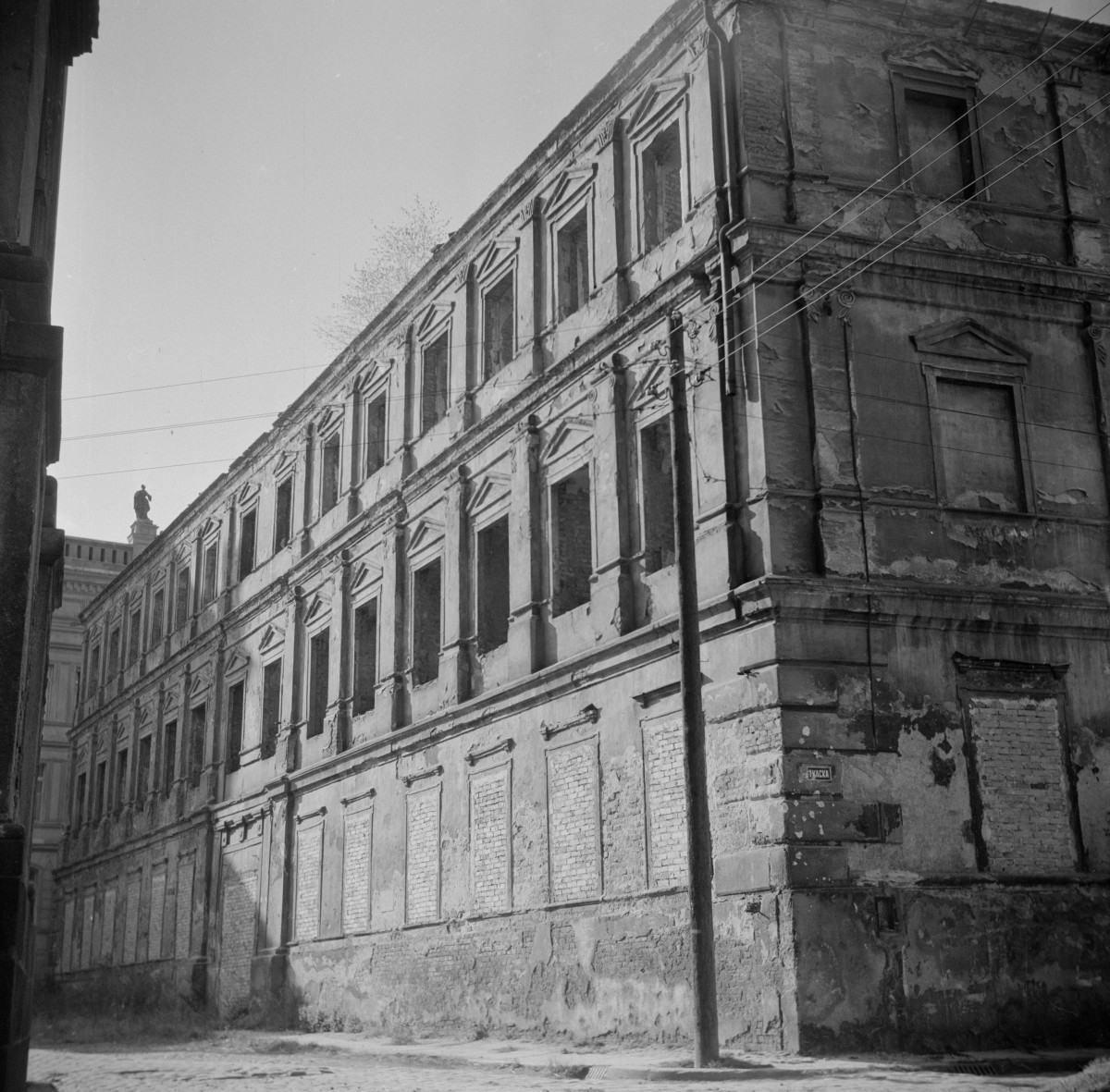 pałac biskupów - elewacja , skan 1