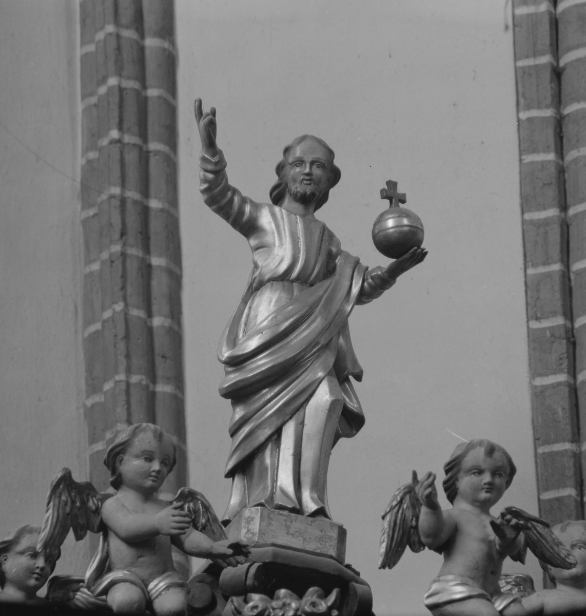 Kościół św. Jan Chrzciciela i św. Jana Ewangelisty - wnętrz: fragment zdobienia zwieńczenia ambony, skan 1