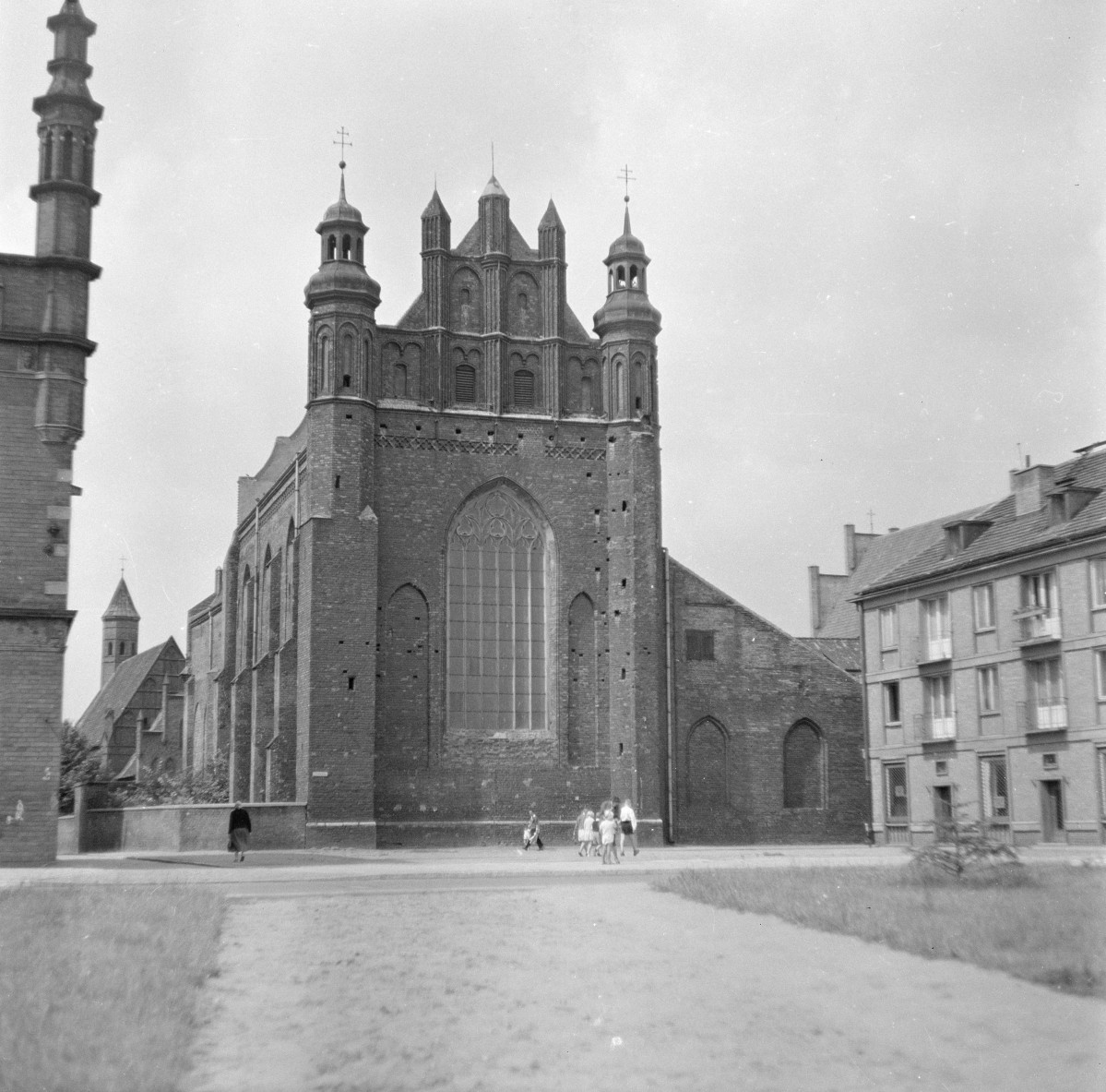 kościół pw. św. Józefa - elewacja wschodnia (1482-96), skan 1