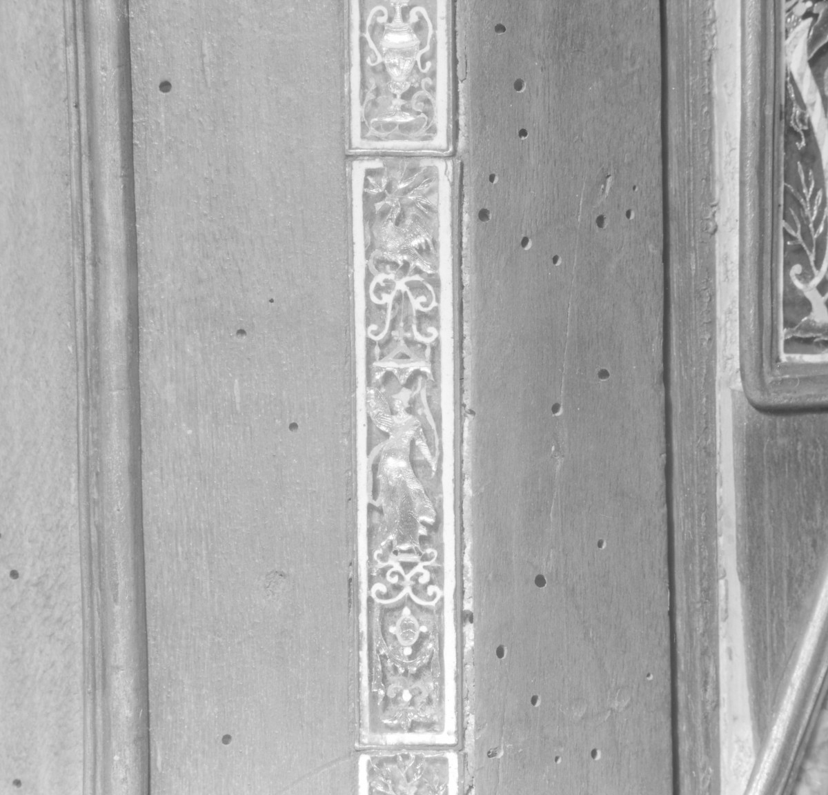 Kościół św. Józefa Oblubieńca i św. Antoniego z Padwy - tabernakulum z ok. 1740. Detale zdobienia., skan 1