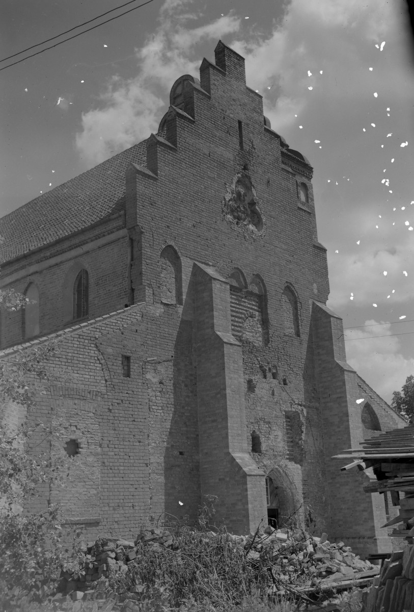 kościół N.N.M.P - elewacja zachodnia, skan 1