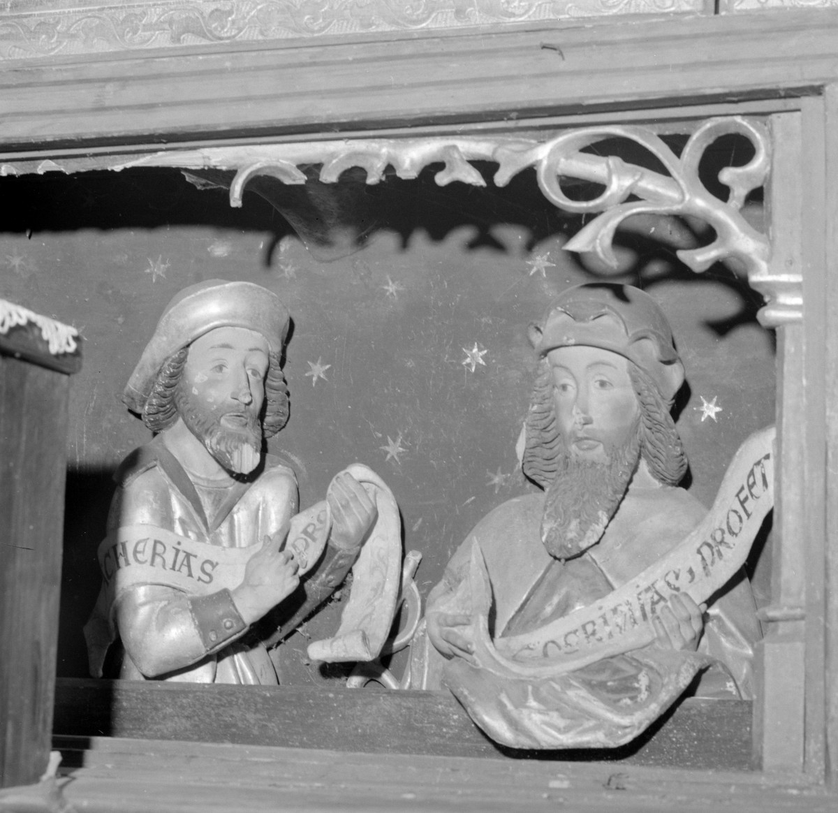 kościół filialny pw. św. Marcina - wnętrze: tryptyk fragment, predella, skan 1
