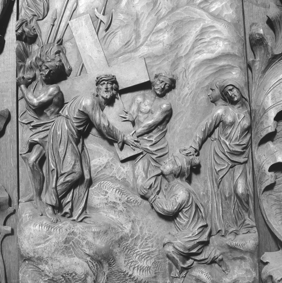 opactwo Cystersów - kościół pw. Wniebowzięcia Najświętszej Maryii Panny i św. Jana Chrzciciela - wnętrze - prezbiterium - stalle - zaplecek - fragment, skan 1