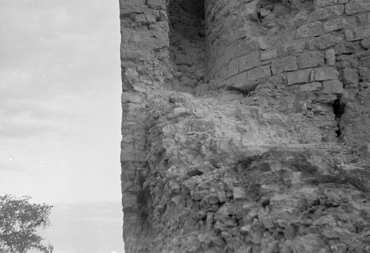 fragment baszty, skan 1