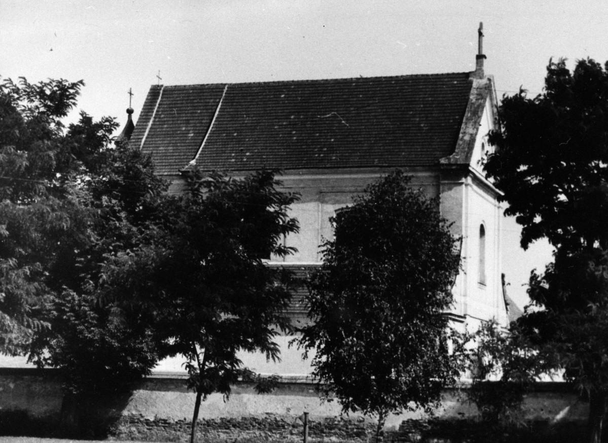 klasztor Kapucynów - kościół pw. Zwiastowania Pańskiego - elewacja południowa, skan 1