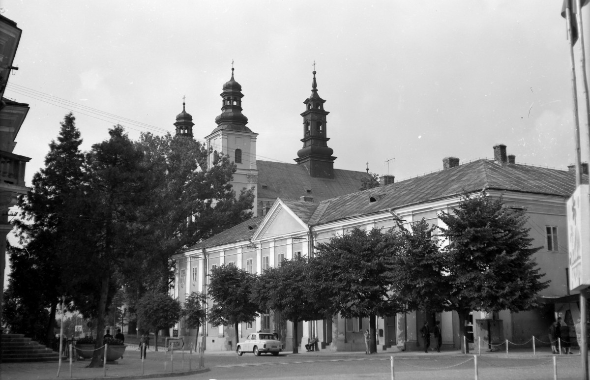dawne kolegium Jezuitów - elewacja zachodnia, skan 1