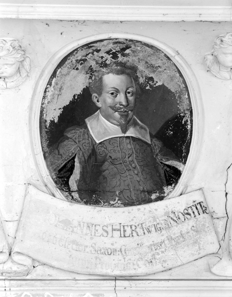 pałac - wnętrze: portret Jana Nostitza w fasecie sali balowej, skan 1