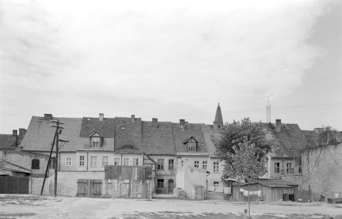 kamienice - elewacje od podwórza, skan 1