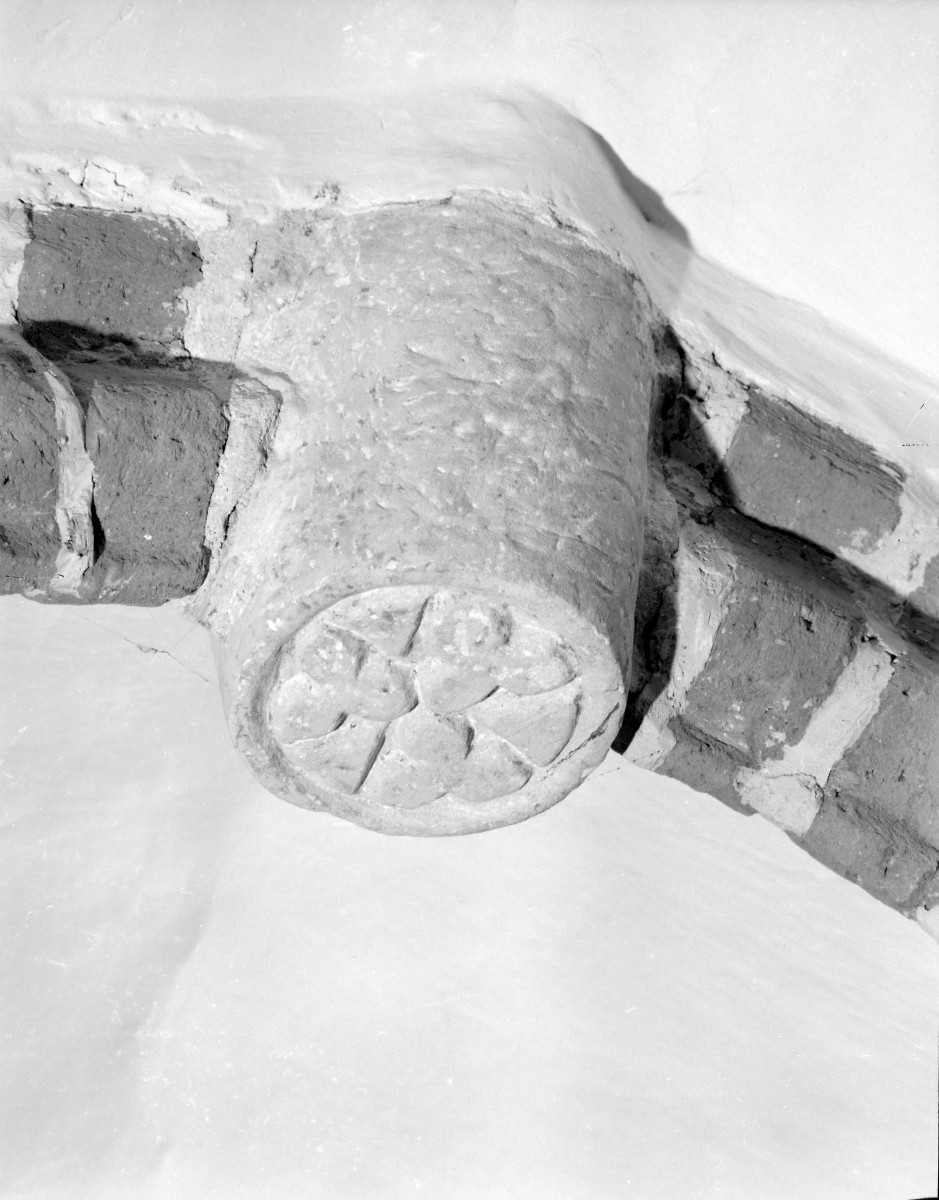 Opactwo Cystersów - wnętrze: kapitularz. Zwornik sklepienia., skan 1