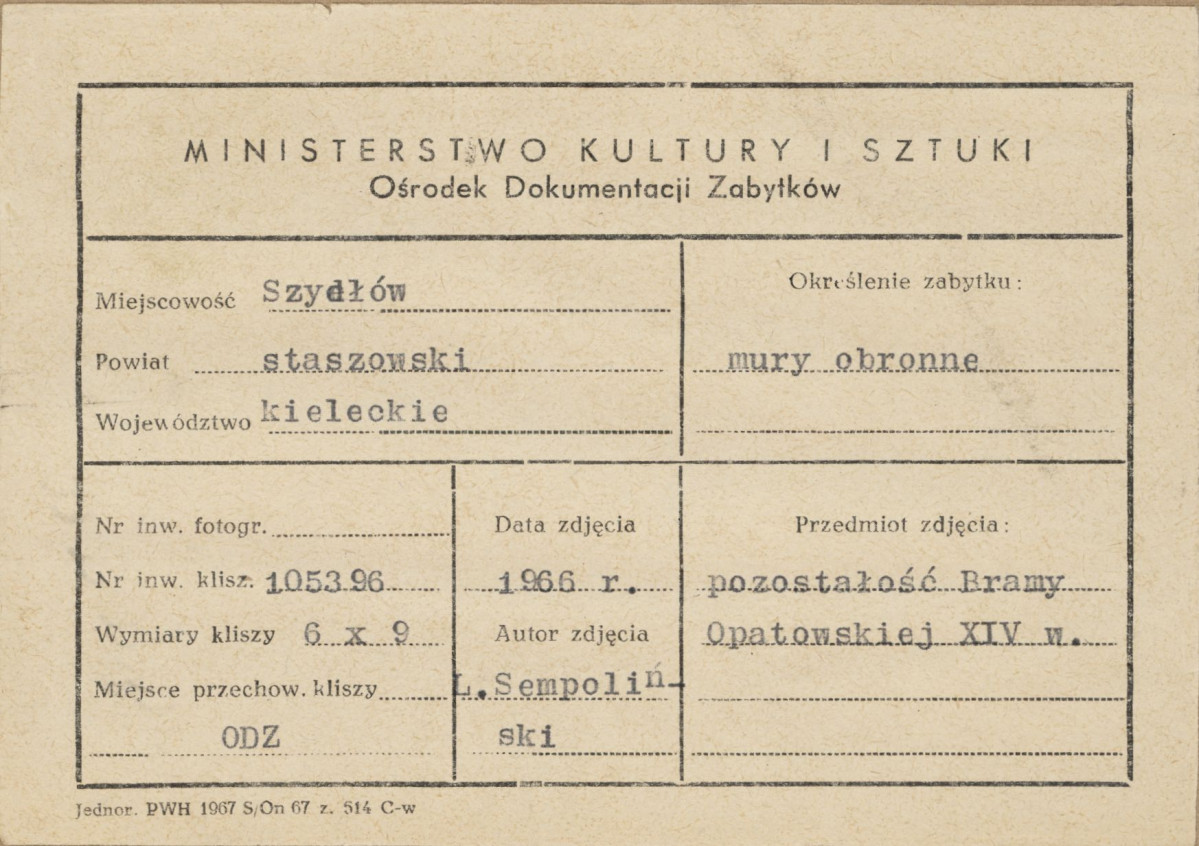 Mury obronne - fragment z reliktami bramy Opatowskiej - metryczka, skan 1