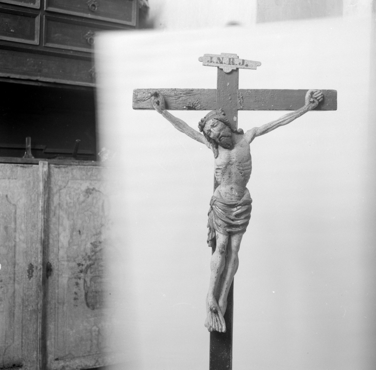 kościół parafialny pw. św.św. Mikołaja i Franciszka Ksawerego - wnętrze, krucyfiks, skan 1