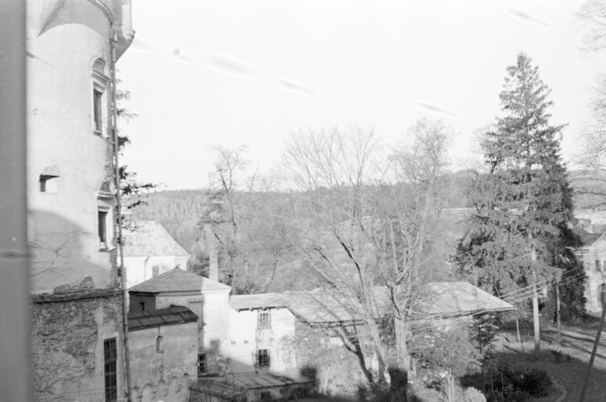 zamek - oficyna, skan 1