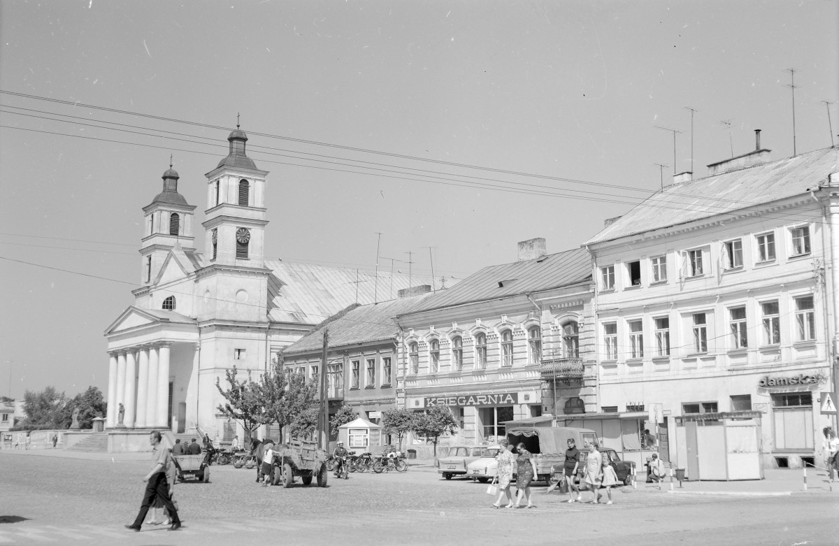 zabudowa placu Europejskiego, konkatedra, zabudowa miejska, skan 1