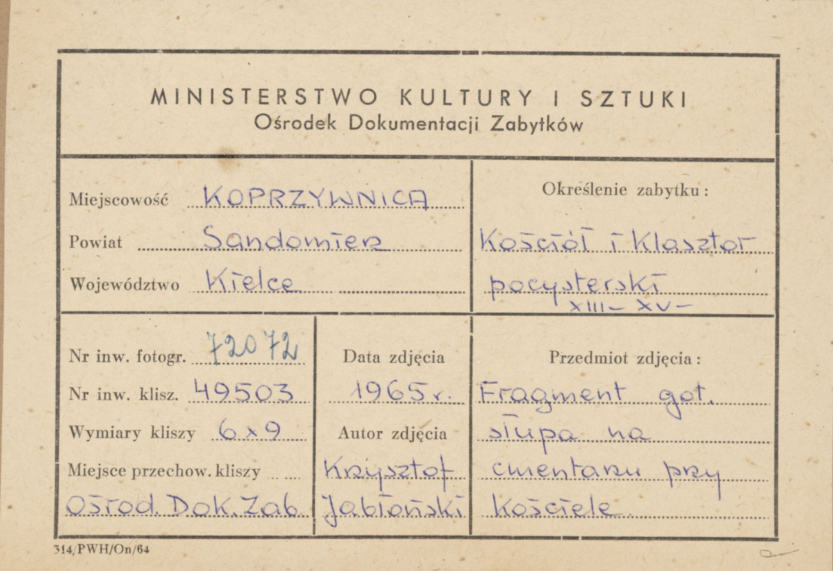Zespół klasztorny - fragment filaru z dawnego gotyckiego krużganka - metryczka, skan 1