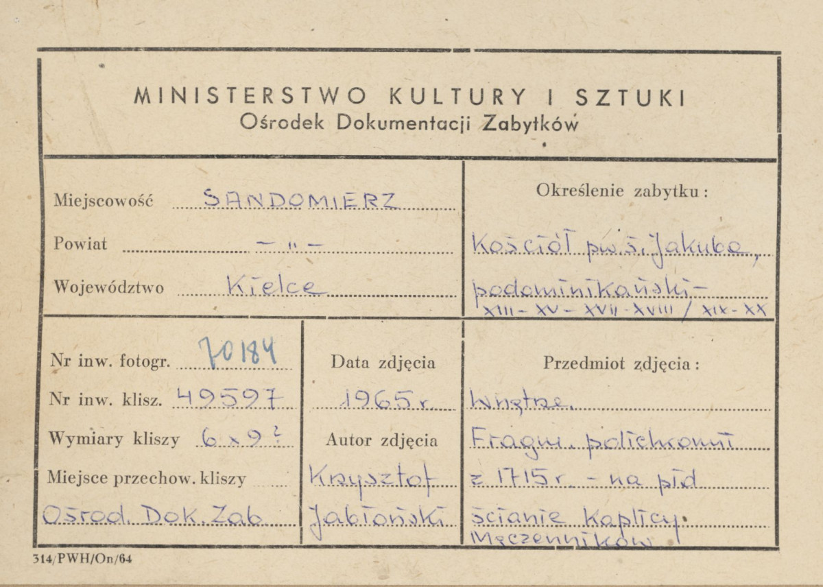  Zespół klasztorny Dominikanów - kościół, wnętrze, fragment polichromii na płd. ścianie kaplicy Męczenników - metryczka, skan 1