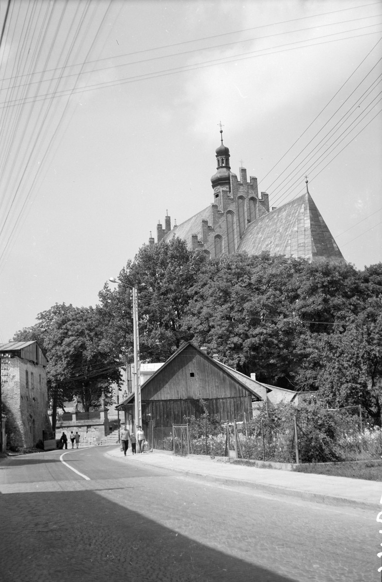 Kościół Bożego Ciała - fragment elewacji szczytowej, skan 1