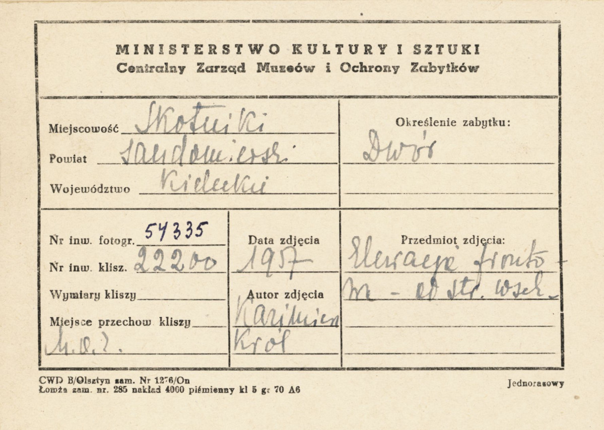 Dwór alkierzowy - widok elewacji wsch. - metryczka, skan 1
